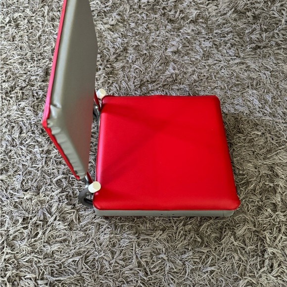 One Vintage OHIO STATE Buckeyes Stadium Bleacher Cushioned Folding Seat Gray/Red - Picture 3 of 5